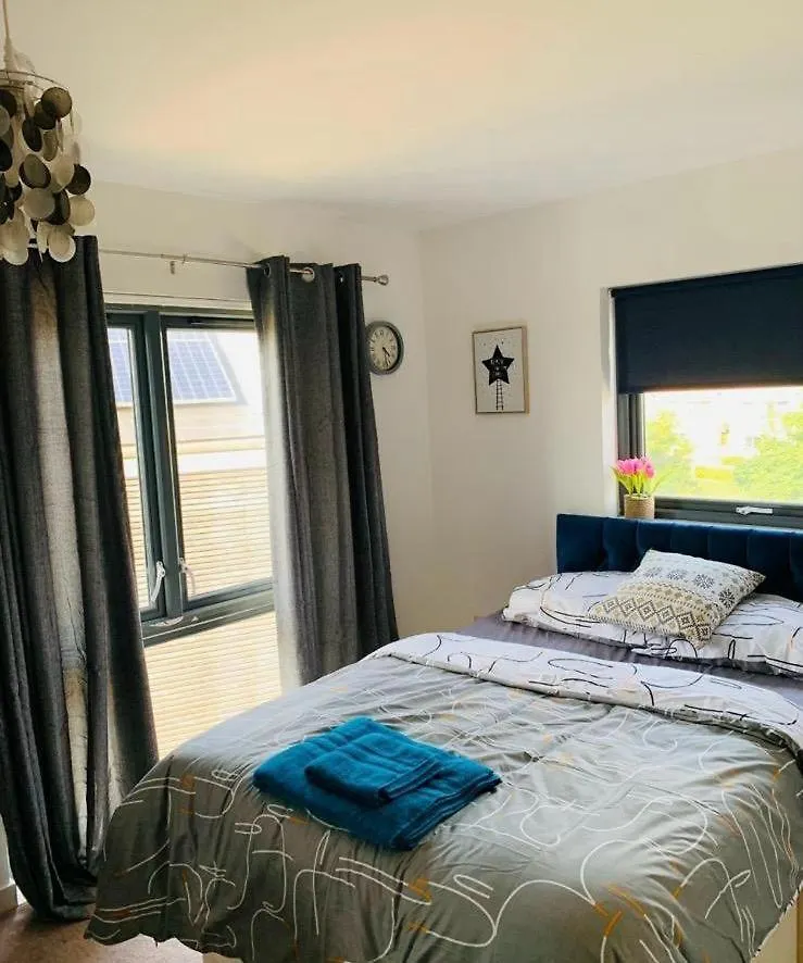 Apartment Haven, Large Double Room In East London, Barking, Free Parking Barking